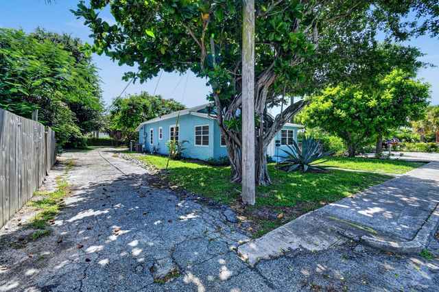 3714 Henry Avenue, West Palm Beach, FL 33405