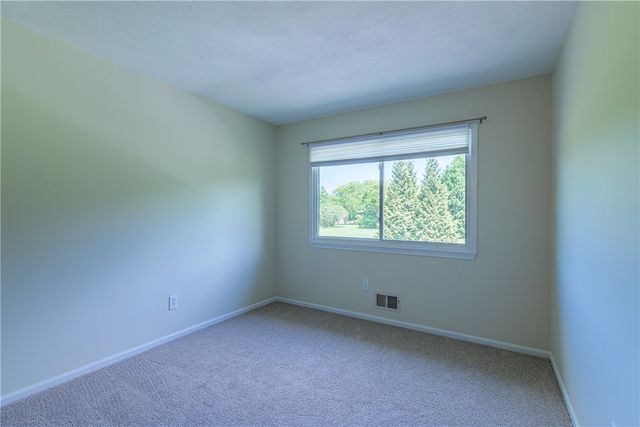 18 De Paul Drive, East Rochester, NY 14445