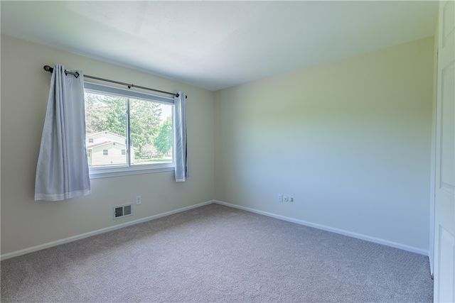 18 De Paul Drive, East Rochester, NY 14445