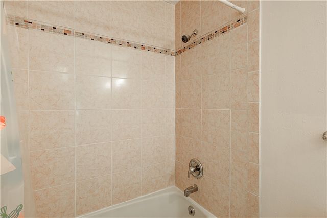18 De Paul Drive, East Rochester, NY 14445