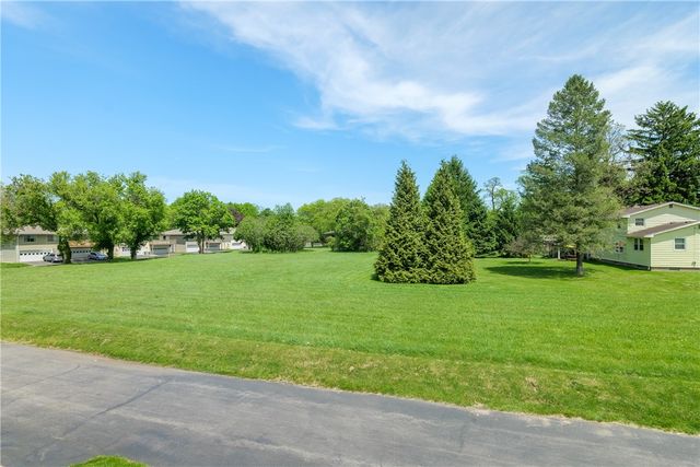 18 De Paul Drive, East Rochester, NY 14445