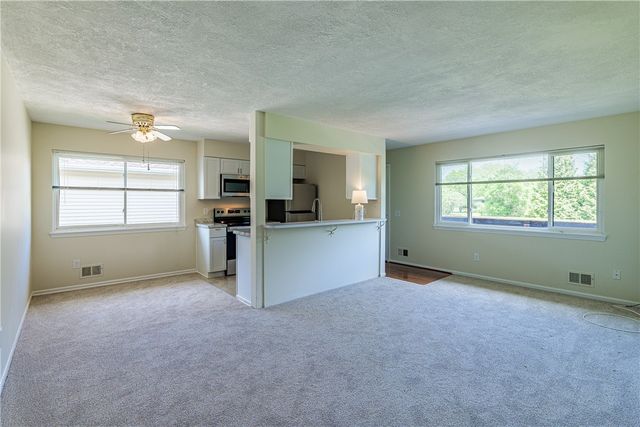 18 De Paul Drive, East Rochester, NY 14445