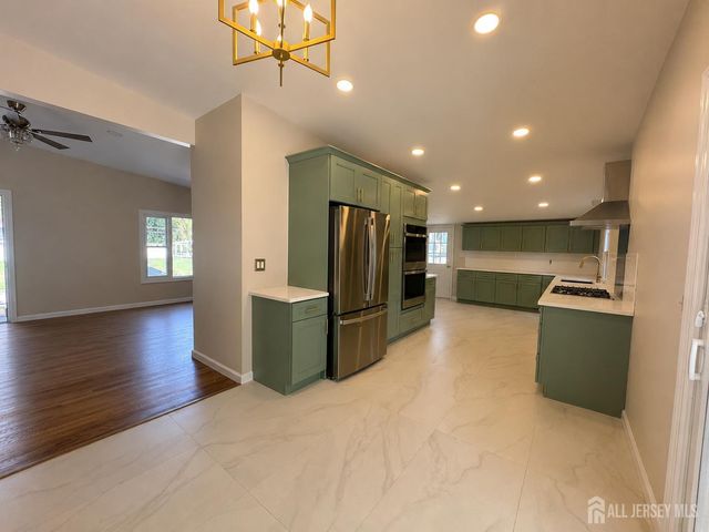 253 Parkview Terrace, Middletown, NJ 07738