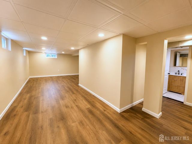 253 Parkview Terrace, Middletown, NJ 07738