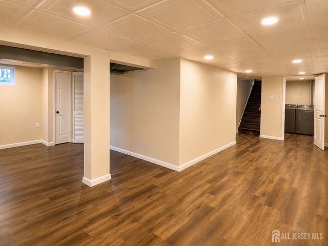 253 Parkview Terrace, Middletown, NJ 07738