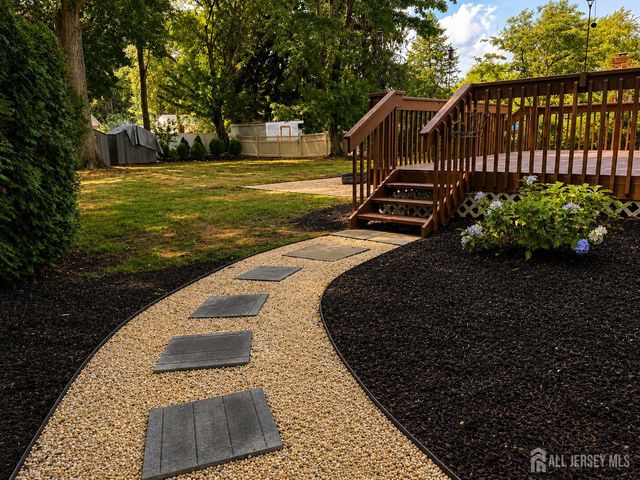 253 Parkview Terrace, Middletown, NJ 07738