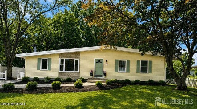 253 Parkview Terrace, Middletown, NJ 07738