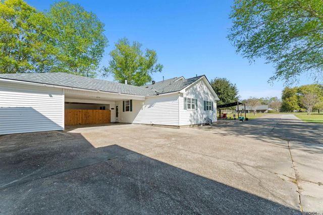 1333 Holly Dr, Slaughter, LA 70777