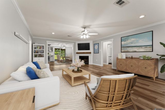 1333 Holly Dr, Slaughter, LA 70777