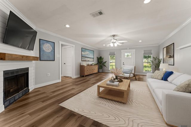 1333 Holly Dr, Slaughter, LA 70777