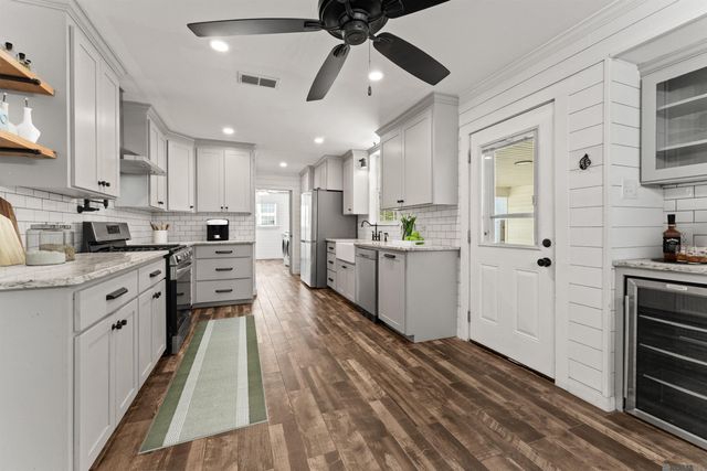 1333 Holly Dr, Slaughter, LA 70777