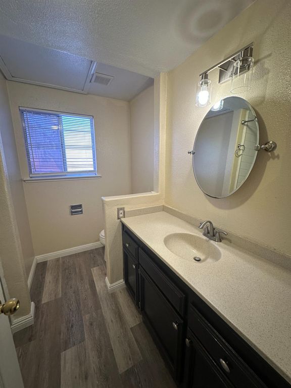 Image 10 of property listing at 5560 N Ellendale Avenue, Fresno, CA 93722