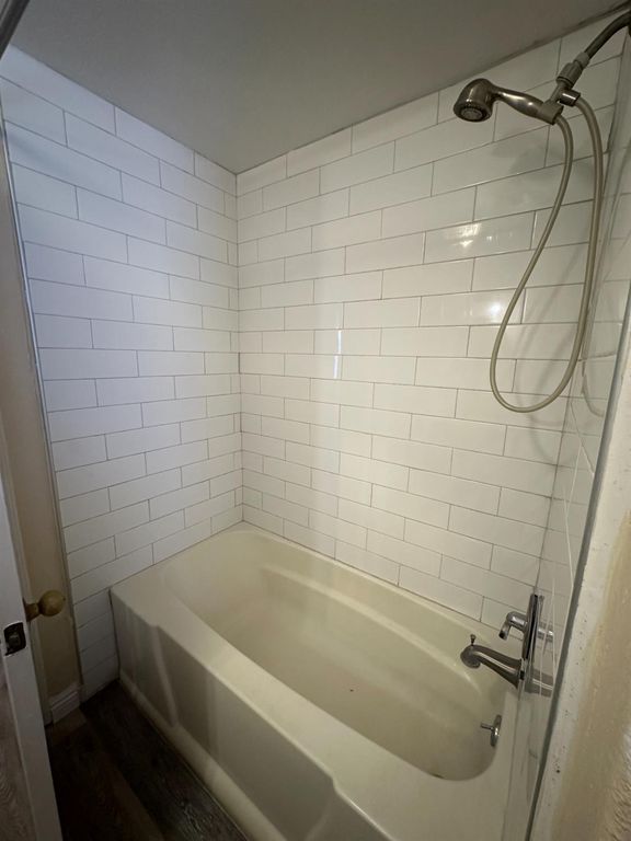 Image 11 of property listing at 5560 N Ellendale Avenue, Fresno, CA 93722