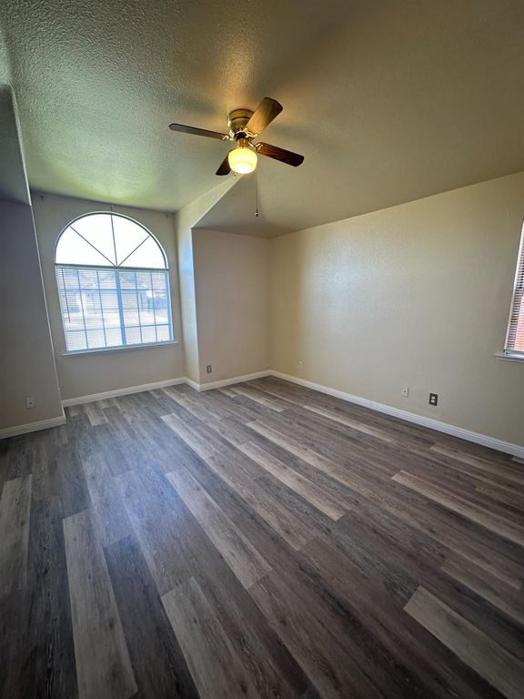 Image 13 of property listing at 5560 N Ellendale Avenue, Fresno, CA 93722