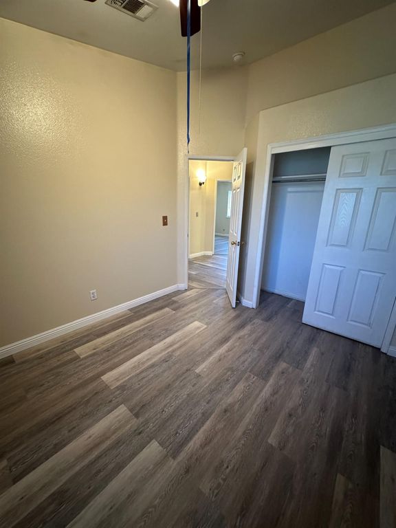 Image 16 of property listing at 5560 N Ellendale Avenue, Fresno, CA 93722