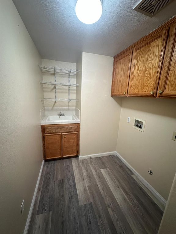 Image 17 of property listing at 5560 N Ellendale Avenue, Fresno, CA 93722