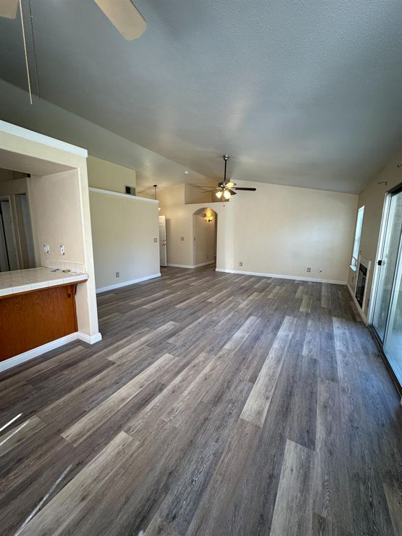 Image 4 of property listing at 5560 N Ellendale Avenue, Fresno, CA 93722