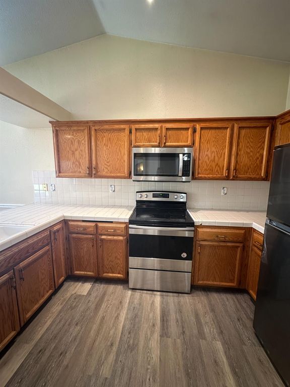 Image 6 of property listing at 5560 N Ellendale Avenue, Fresno, CA 93722