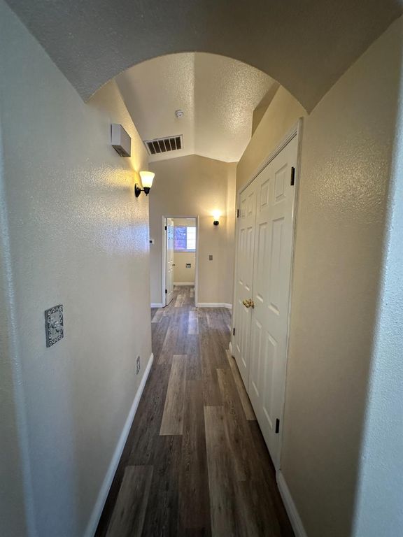 Image 7 of property listing at 5560 N Ellendale Avenue, Fresno, CA 93722