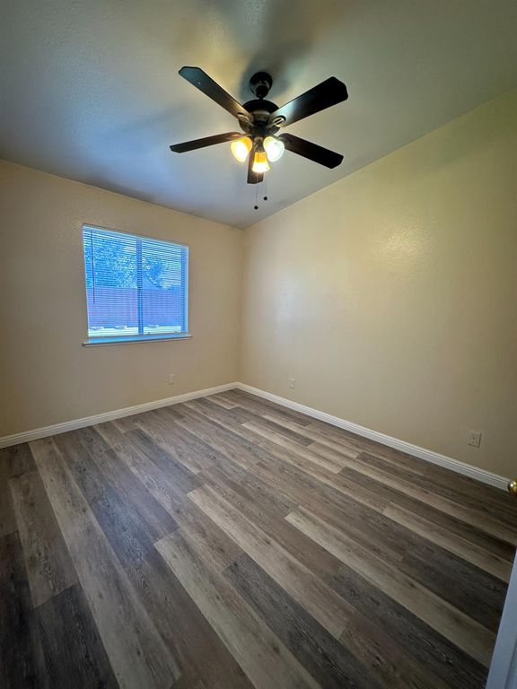 Image 8 of property listing at 5560 N Ellendale Avenue, Fresno, CA 93722