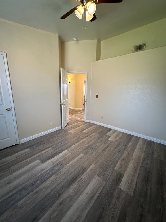 Image 9 of property listing at 5560 N Ellendale Avenue, Fresno, CA 93722