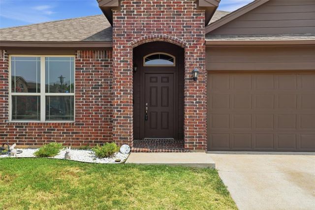9520 Timberland Lane, Yukon, OK 73099