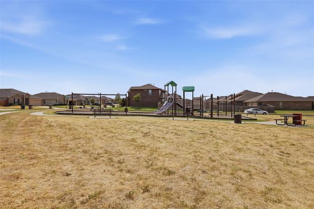 9520 Timberland Lane, Yukon, OK 73099