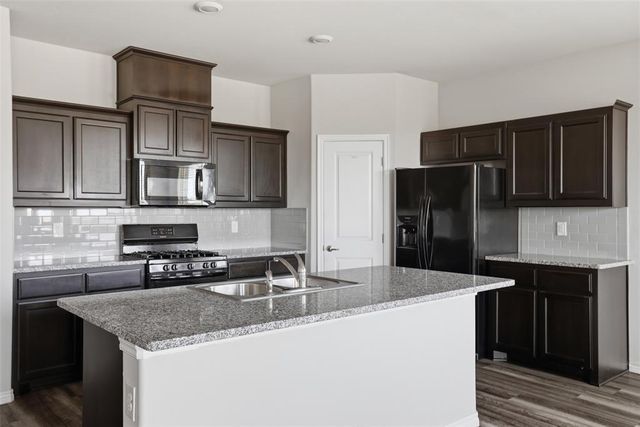 9520 Timberland Lane, Yukon, OK 73099