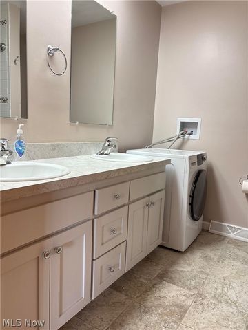 28000 Aurora Road, Solon, OH 44139