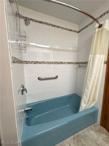 28000 Aurora Road, Solon, OH 44139