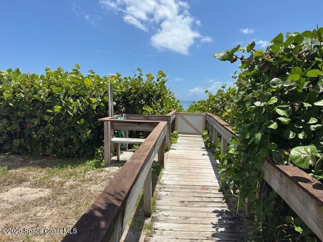 1095 Highway A1a N 204, Indialantic, FL 32903