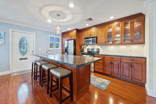 150 South Boulevard D, Boynton Beach, FL 33435