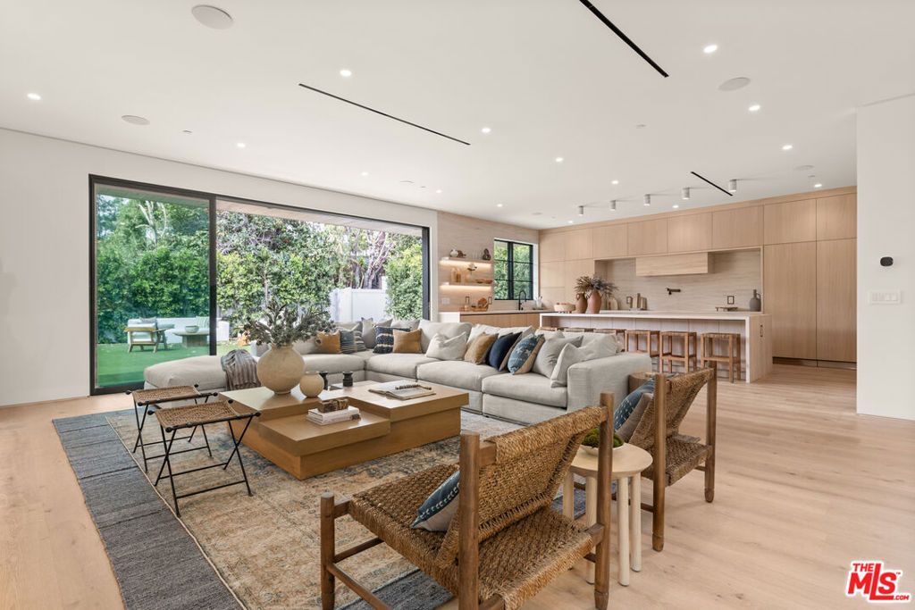 property-img
