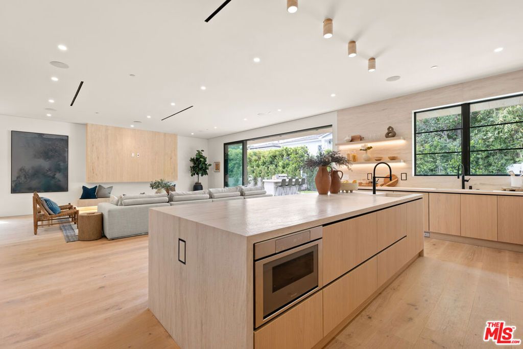 property-img