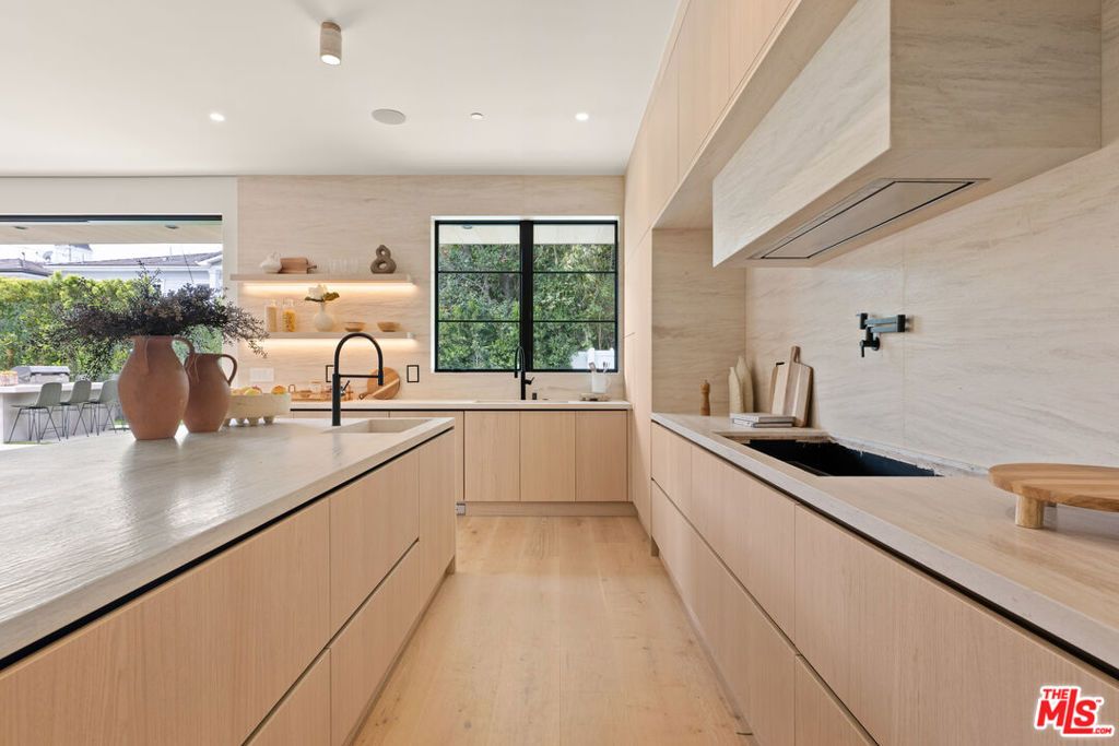 property-img
