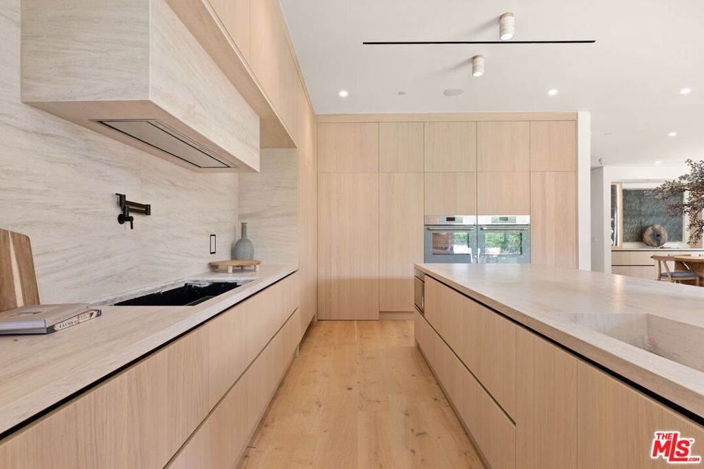 property-img