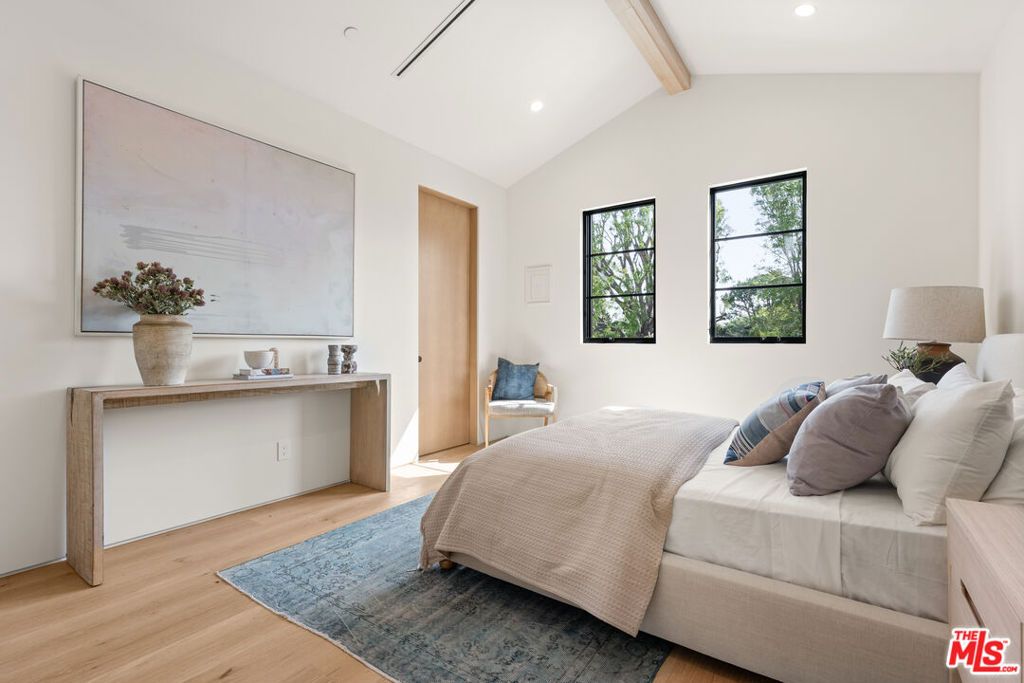 property-img