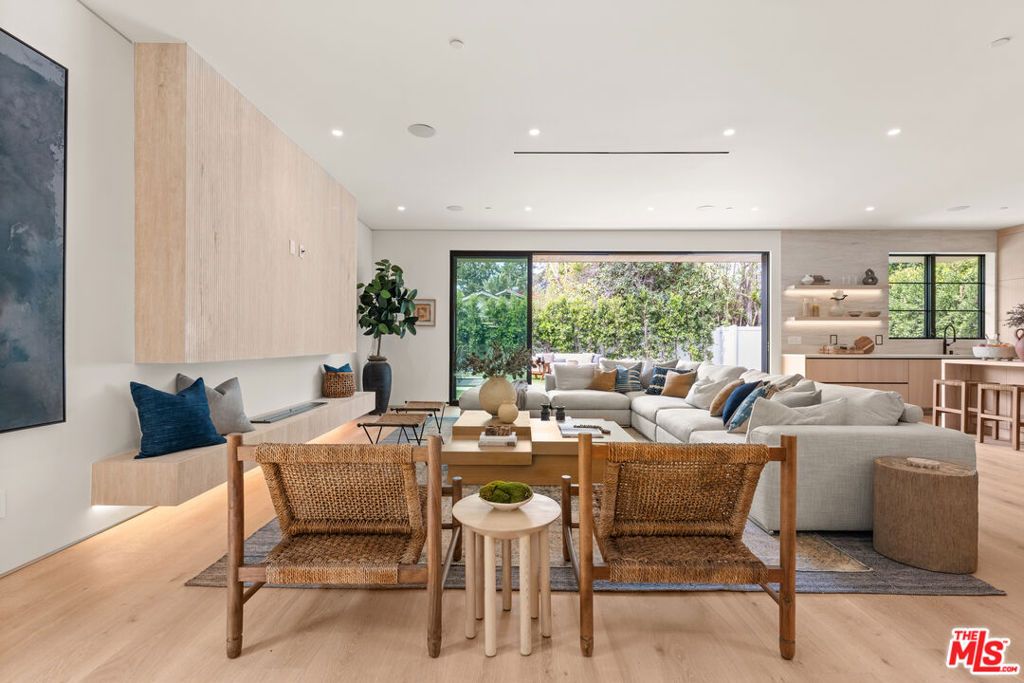 property-img