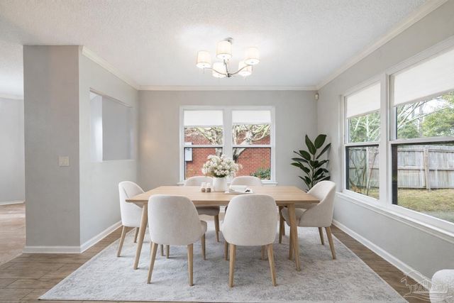 1522 Sandcliff Dr, Pensacola, FL 32507