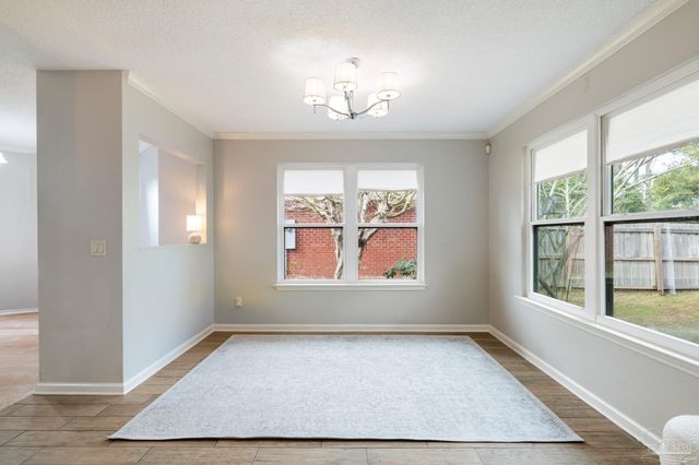 1522 Sandcliff Dr, Pensacola, FL 32507