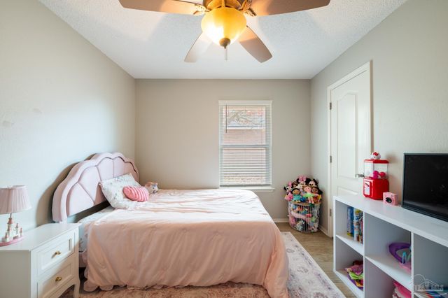 1522 Sandcliff Dr, Pensacola, FL 32507