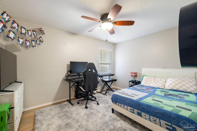 1522 Sandcliff Dr, Pensacola, FL 32507