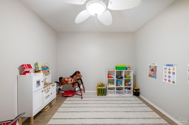 1522 Sandcliff Dr, Pensacola, FL 32507