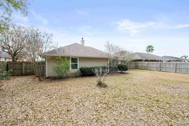 1522 Sandcliff Dr, Pensacola, FL 32507