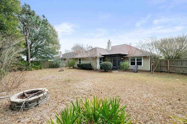 1522 Sandcliff Dr, Pensacola, FL 32507