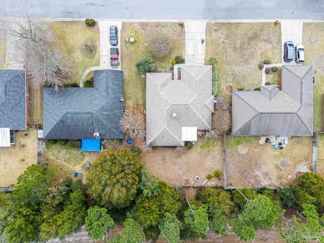 1522 Sandcliff Dr, Pensacola, FL 32507