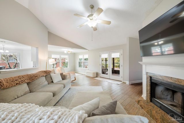 1522 Sandcliff Dr, Pensacola, FL 32507