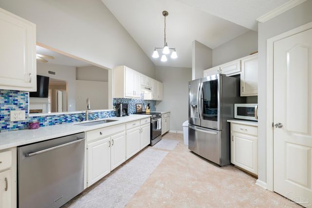 1522 Sandcliff Dr, Pensacola, FL 32507