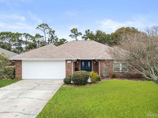 1522 Sandcliff Dr, Pensacola, FL 32507