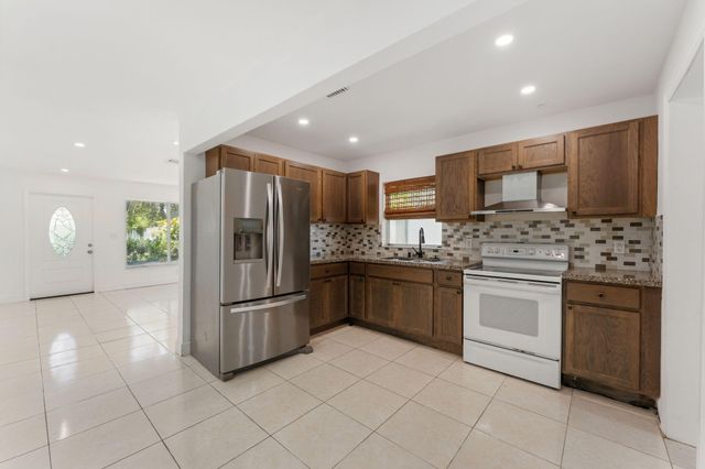441 NW 1st Way, Deerfield Beach, FL 33441